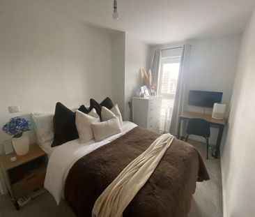 3 bedroom semi-detached house to rent - Photo 3