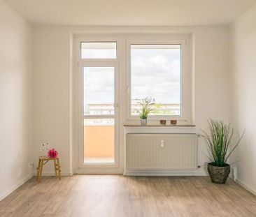 3-Raum-Wohnung mit Balkon mit guter Verkehrsanbindung - Photo 2