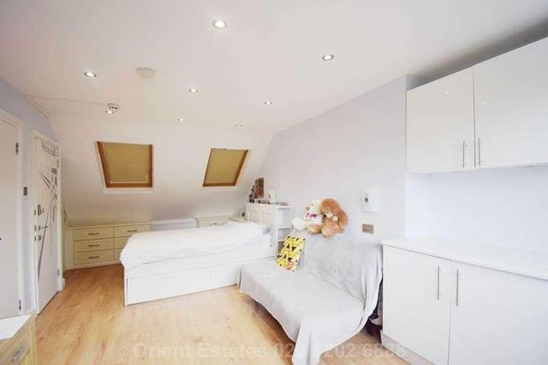 Greyhound Hill, London, NW4 - Photo 1