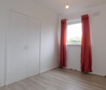 3 bedroom flat to rent - Photo 5