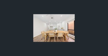 Fabulous Townhouse very stylish and expansive - everything a tenant would hope for - minutes to plant 3 and train/city to city - Photo 2