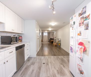 3 Winston Rd, St. Catharines - 2 Bedroom Lower Unit - Photo 4