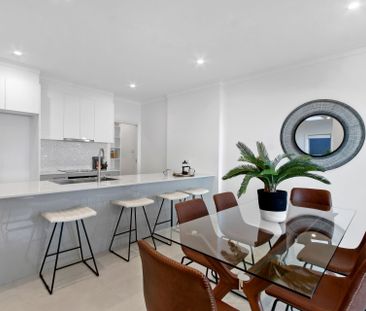 Modern duplex home with quality finishes... - Photo 2