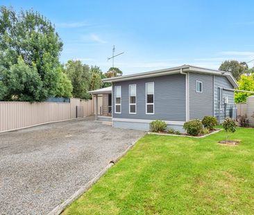 11 Higgins St, Encounter Bay SA 5211 - House For Rent | Domain - Photo 2