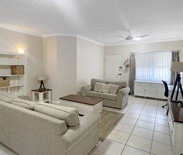 Spacious Ground Floor Unit with Pool Access - Central Location - Photo 1