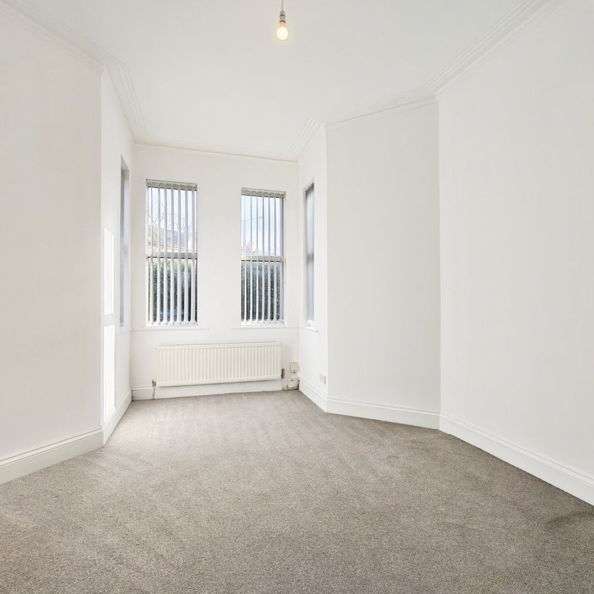 3 bedroom end of terrace house to rent - Photo 1