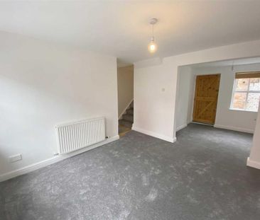 3 bedroom end of terrace house to rent - Photo 3