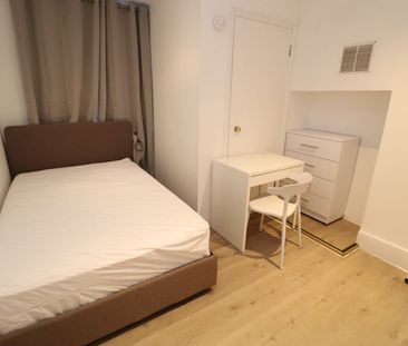 Room in a Shared House, Bow Road, E3 - Photo 6