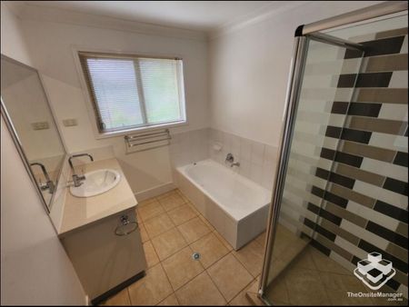 Double Garage, Air-Conditioned and wooden flooring throughout! - Photo 4