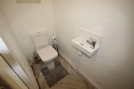 Calais Road (room), Staffordshire, Burton Upon Trent, DE13 - Photo 4