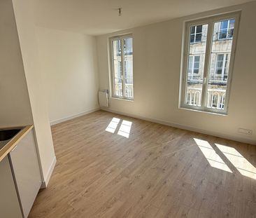 A LOUER - appartement F1 - Hyper Centre - dernier étage - refait à ... - Photo 1
