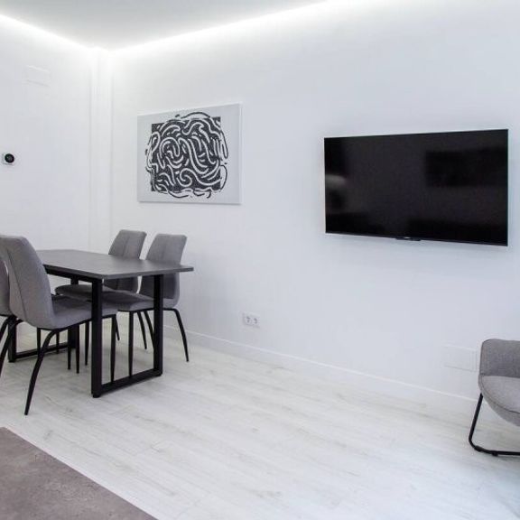 1 room luxury Apartment for rent in Madrid, Spain - Photo 1