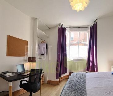 4 bedroom terraced house to rent - Photo 5