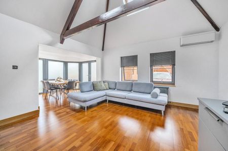 3 bedroom apartment to rent - Photo 2