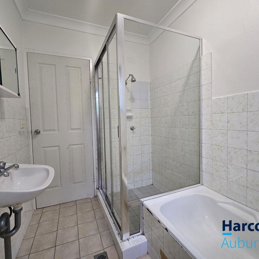 NEAT AND TIDY 2 BEDROOM UNIT FOR LEASE - Photo 2