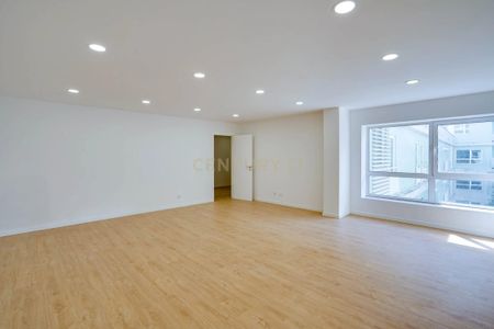 Avenida Sérgio Vieira de Mello 19, Lisbon, Portugal, Santa Clara, Lisbon 1750-246 - Photo 2