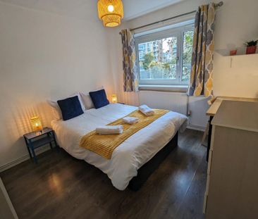 3 bedroom flat to rent - Photo 6