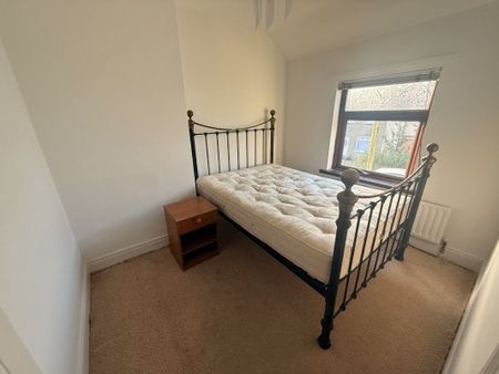 35 Silverstream Gardens, Belfast BT14 8GS - Photo 2