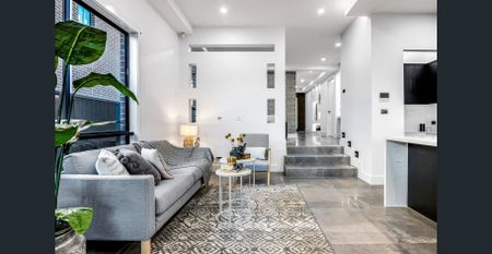 Modern Single Storey Family Home Walking distance to Riverbank Public School & The Ponds High School - Photo 4