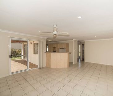 9 Golden Bear Drive, Arundel, QLD 4214 - Photo 6