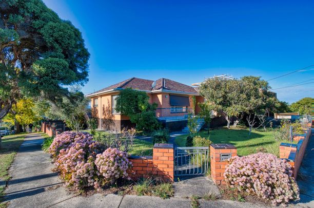 Spacious family home in an exceptional lifestyle location - Photo 1