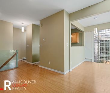 Townhouse in Vancouver West Side, BC - Photo 1