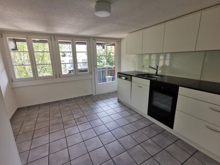 Charmante 6 1/2-Zimmerwohnung an zentraler Lage - Photo 2