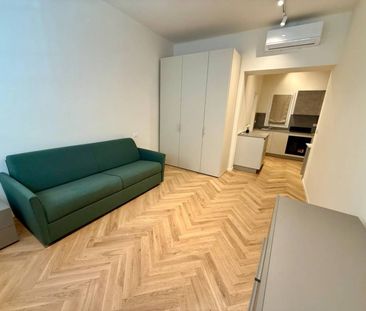 Monolocale via Luigi Carlo Farini 37, Centro Storico, Bologna - Photo 2