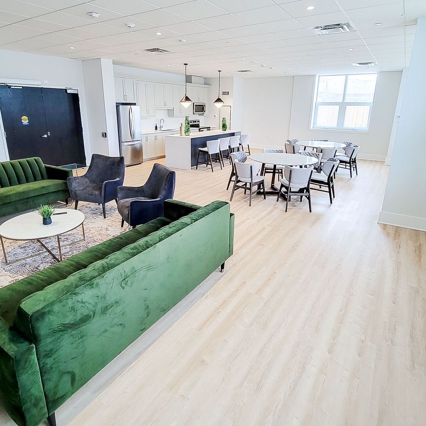 For Lease - 1936 Rymal Road Unit# 518, Hamilton, Ontario - Photo 1