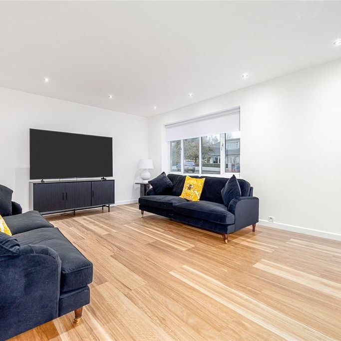 4 bedroom detached house to rent - Photo 1