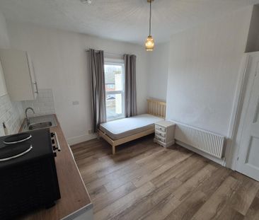 1 bedroom property to rent - Photo 6