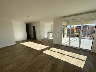 Location Appartement 4 pièces 84m² - Photo 2