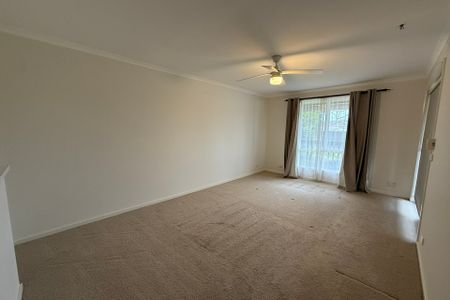 15 Marshall Court, Hampton Park VIC - Photo 5