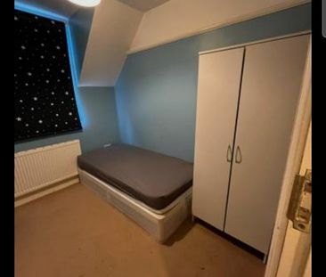 Room in a Shared House, Edgefield Avenue, IG11 - Photo 1