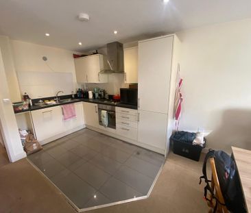 2 bedroom apartment to rent - Photo 3