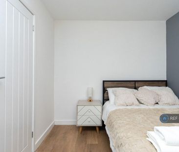 3 bedroom flat to rent - Photo 6