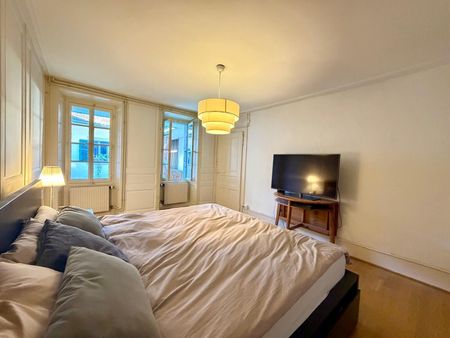 Superb 3.5 room apartment with fireplaces and character - Photo 5