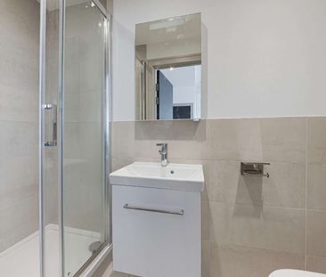 A Spacious, bright, open plan Studio flat with separate bedroom are... - Photo 6