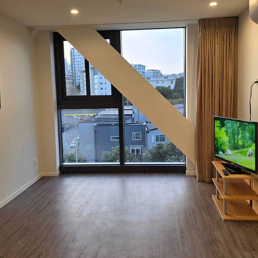 Parnell Living at its best! 1 bedroom plus study - Photo 1