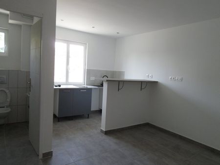 Location Appartement 2 pièces 30m² ST ANDRE LES VERGERS 10120 - Photo 2