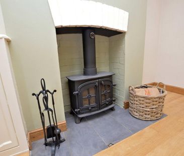 2 bedroom terraced house to rent - Photo 1