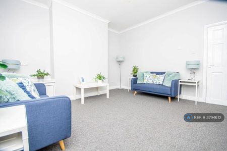 3 bedroom terraced house to rent - Photo 2