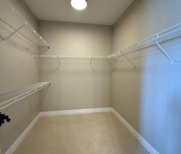 For Lease - 222 North Park Boulevard, Oakville, Ontario - Photo 1
