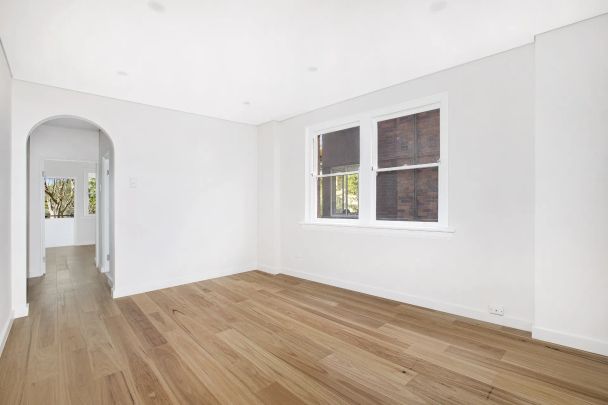 Recreated and Fully Renovated Art Deco Apartment - Whisper Quiet - Photo 1