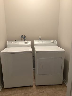 For Lease - 5195 Angel Stone Drive, Mississauga, Ontario - Photo 1