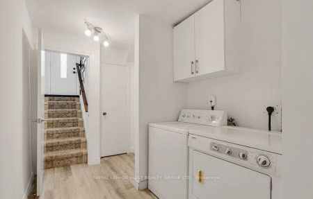 1294 Forest Hill #Lower - Photo 3