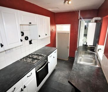 5 bedroom terraced house to rent - Photo 4