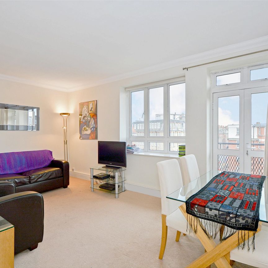 Lucan Place, Chelsea, London, SW3 - Photo 1