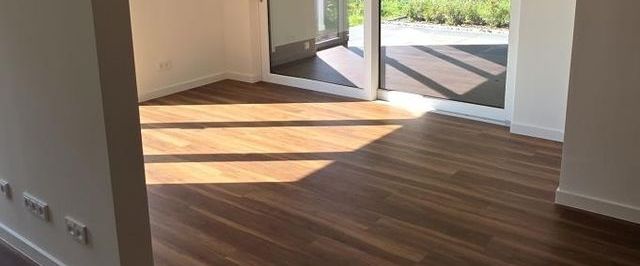 Stilvolles Wohnen im Neubau! Ruhig und grün, Terrasse, 2 Bäder, Fußbodenheizung! - Foto 1