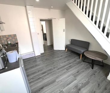 Studio Flat, St Stephens Road, B29 - Photo 1